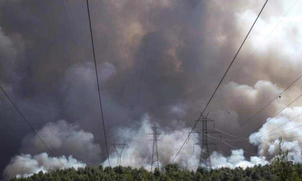 ΔΕΔΔΗΕ – Πήρε ρεύμα η πλατεία της Βαρυμπόμπης